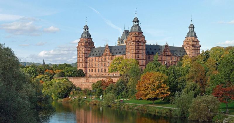 Webdesign Aschaffenburg – Schloss Johannisburg, Tor zum Spessart